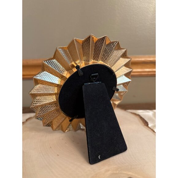 Vintage Global Shores 3.5" x 3.5" Gold Picture Frame With Textured Sunburst Desi - Picture 2 of 4